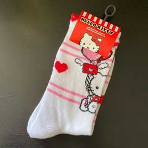NWT Sanrio Hello Kitty Valentine’s Day Socks Fits Size 4-10.